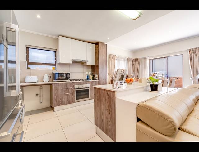 3 BEDROOM HOUSE FOR SALE IN BRYANSTON